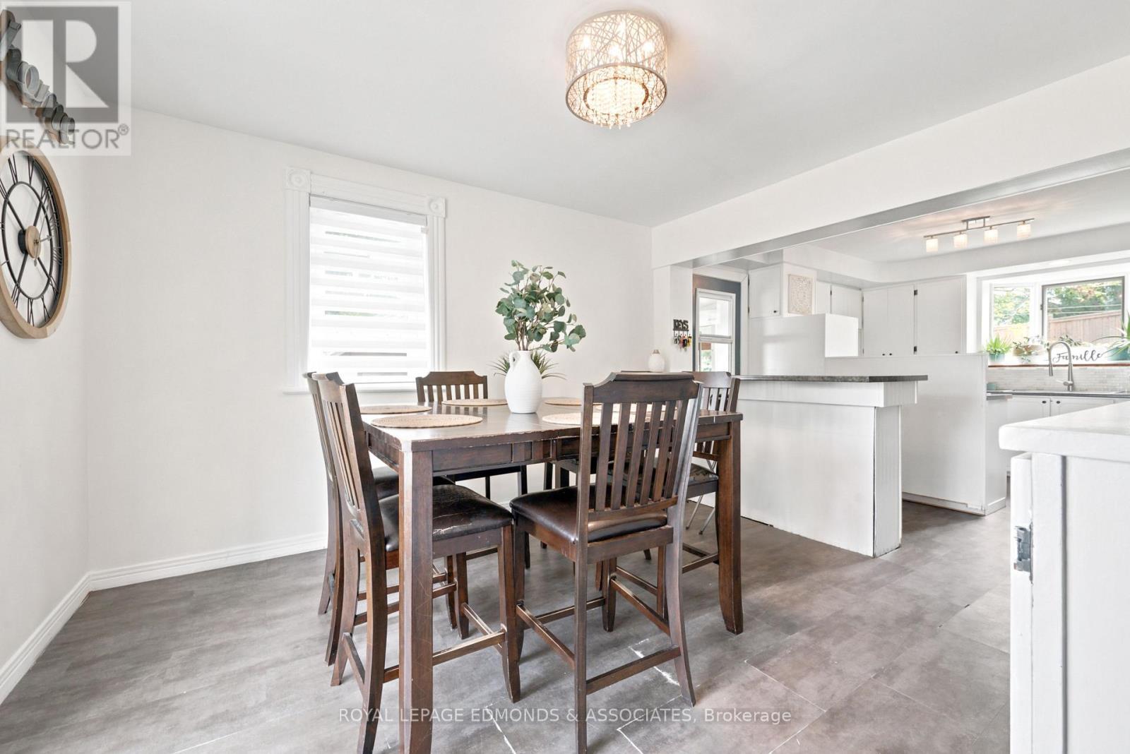 












734 FRONT STREET

,
Pembroke,




Ontario
K8A6J6


