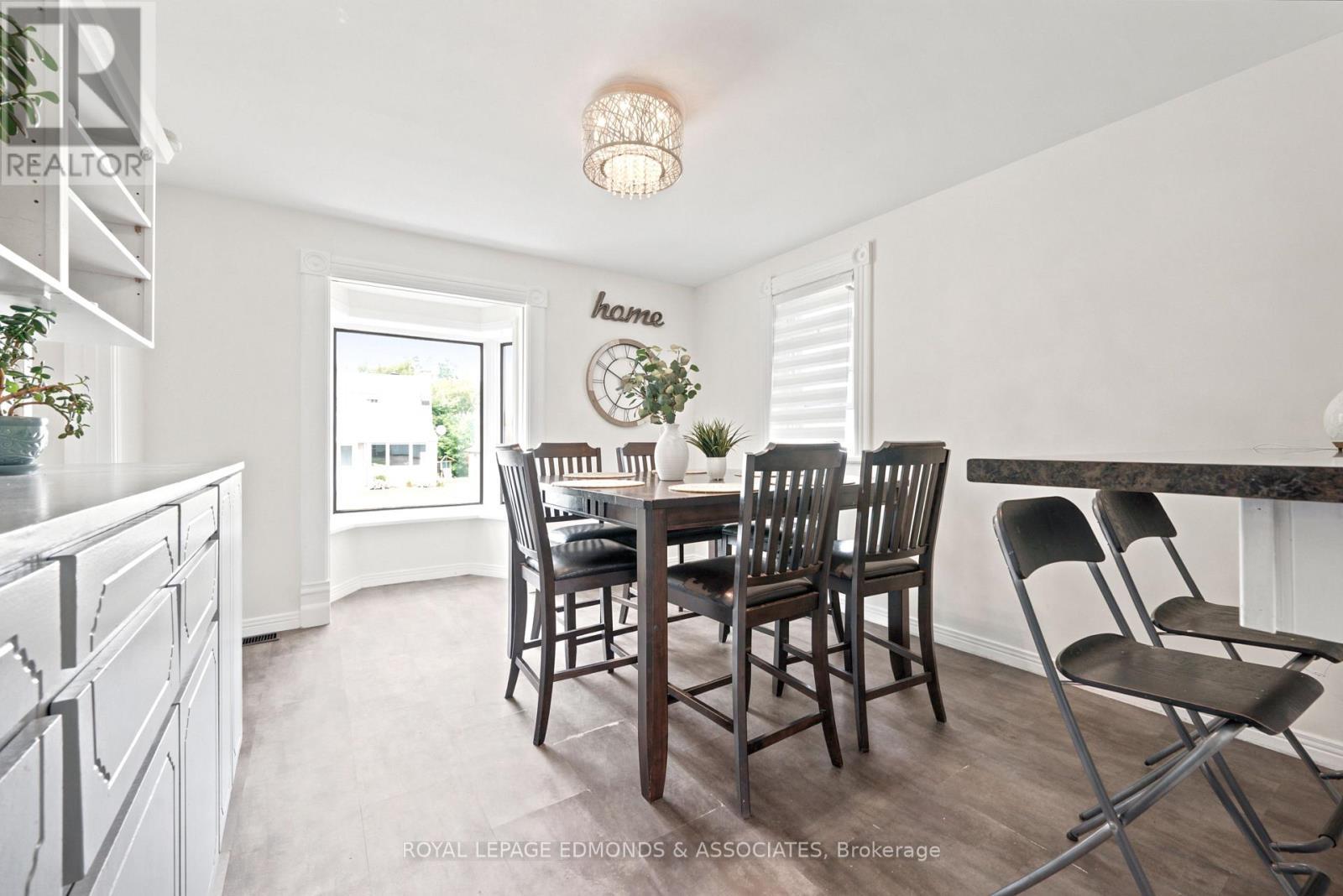 












734 FRONT STREET

,
Pembroke,




Ontario
K8A6J6

