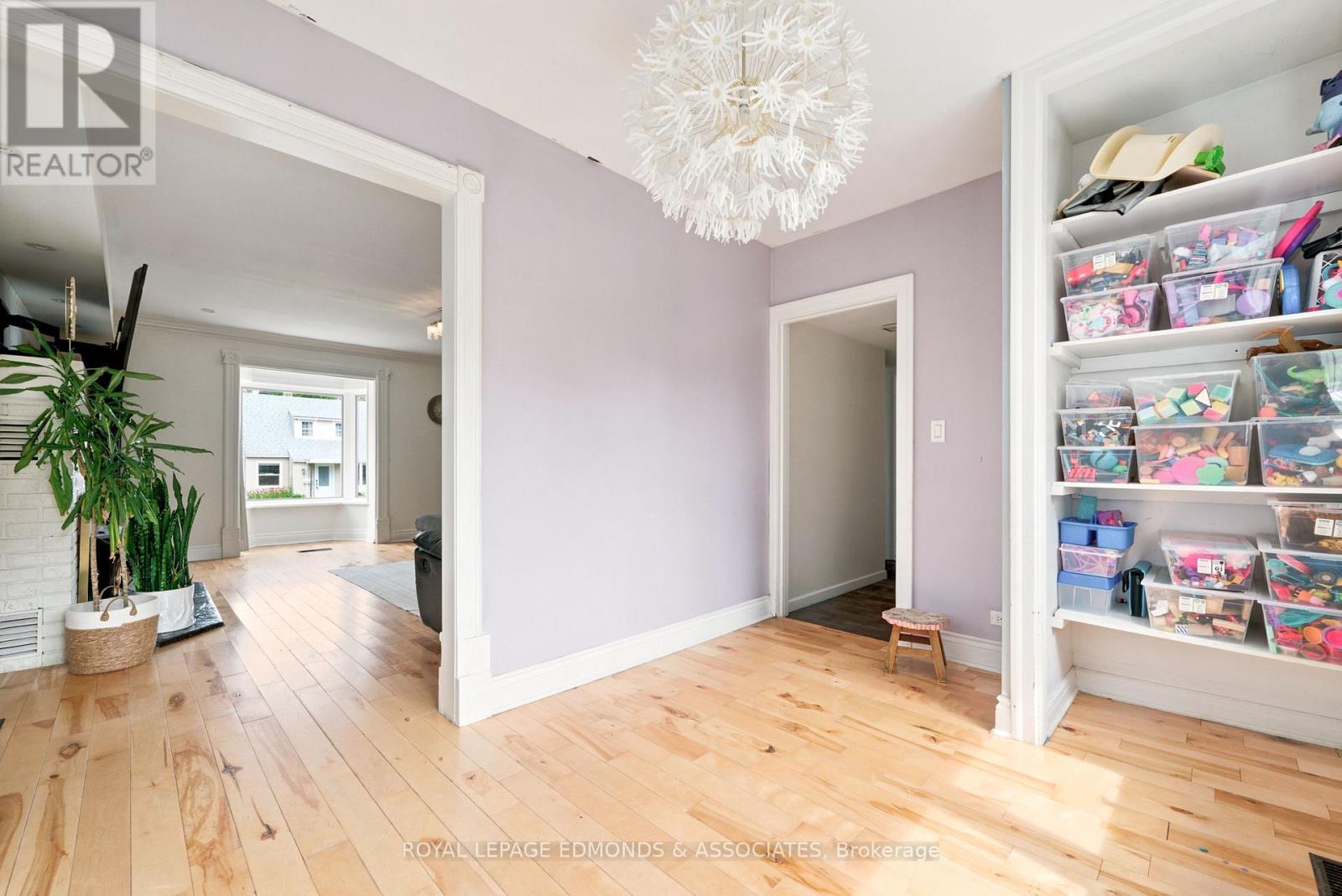












734 FRONT STREET

,
Pembroke,




Ontario
K8A6J6

