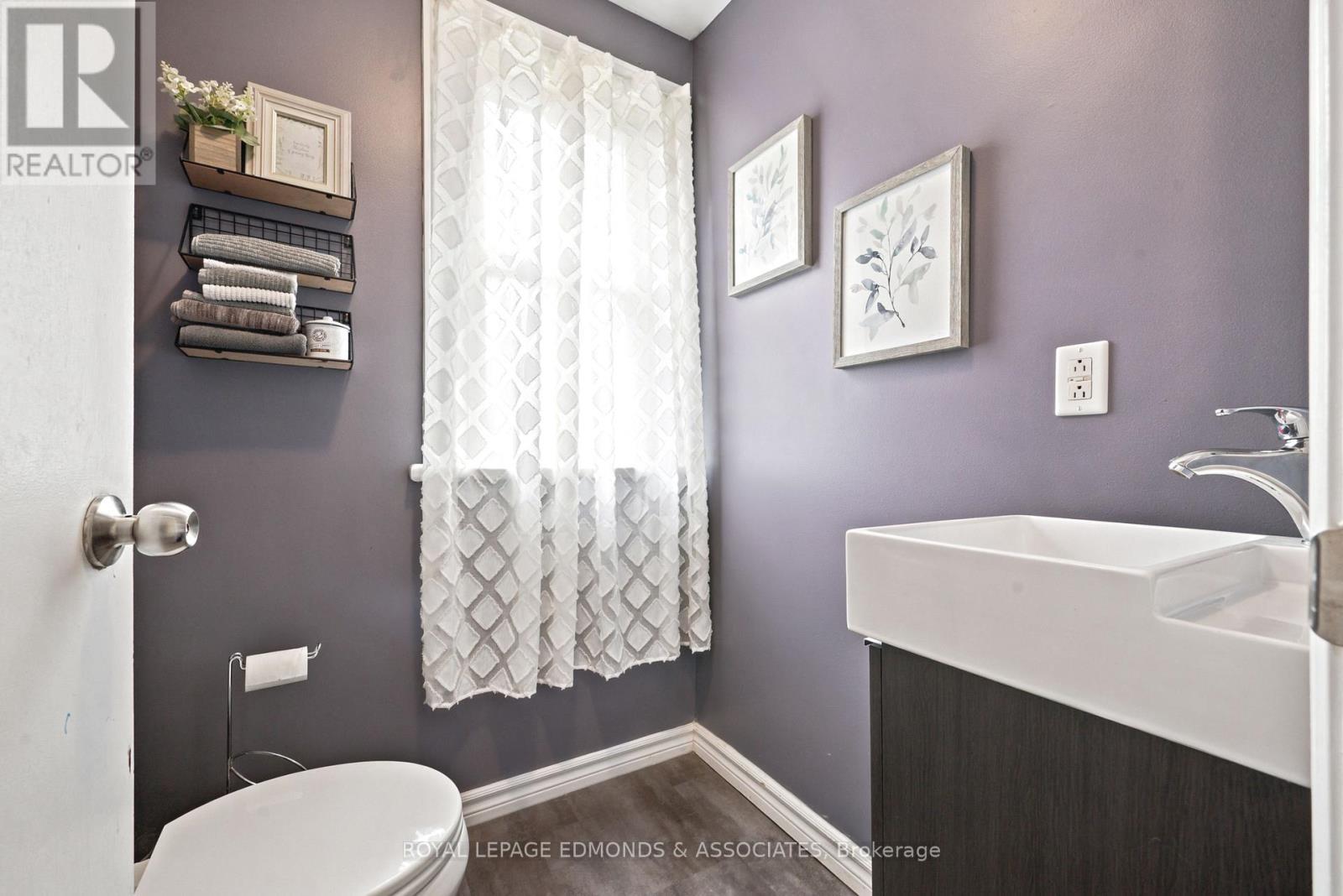 












734 FRONT STREET

,
Pembroke,




Ontario
K8A6J6

