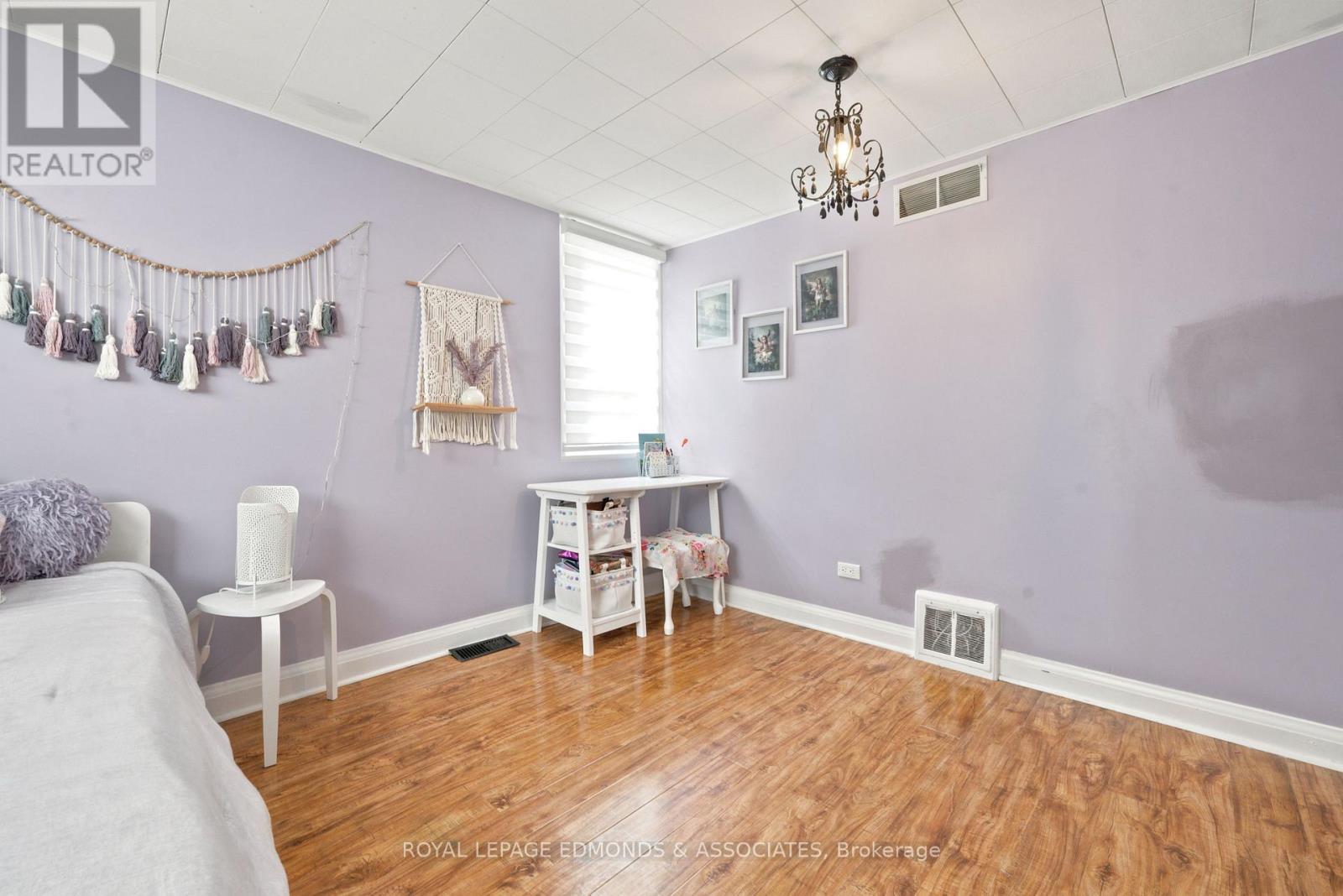 












734 FRONT STREET

,
Pembroke,




Ontario
K8A6J6

