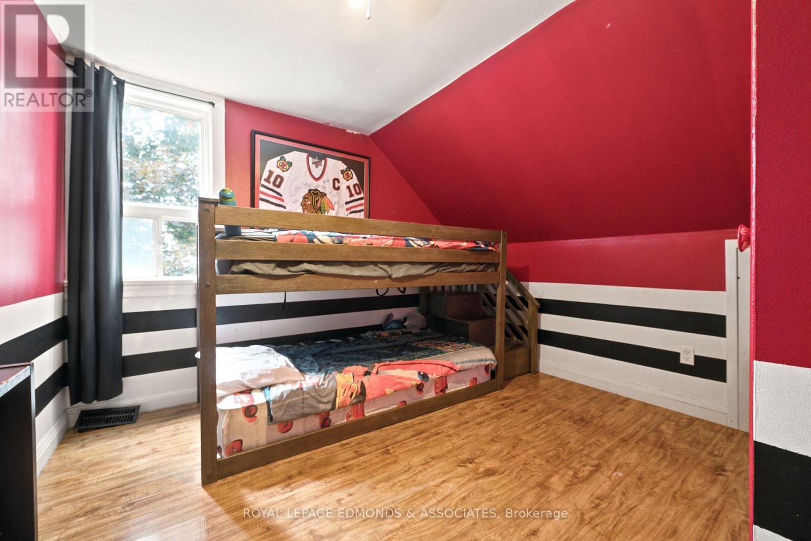 












734 FRONT STREET

,
Pembroke,




Ontario
K8A6J6

