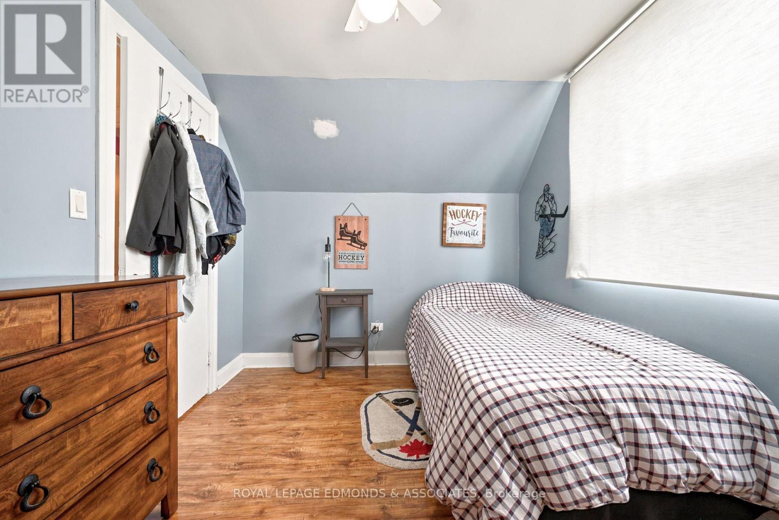 












734 FRONT STREET

,
Pembroke,




Ontario
K8A6J6

