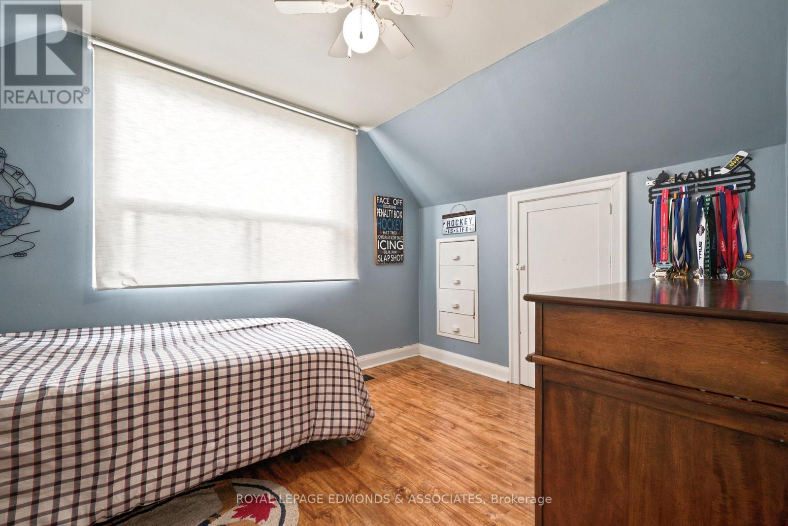 












734 FRONT STREET

,
Pembroke,




Ontario
K8A6J6

