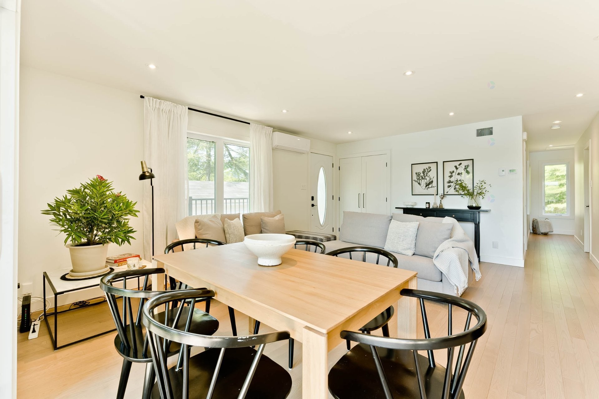 









375


Rue des Sapins

,
Sainte-Catherine-de-Hatley,




QC
J0B1W0

