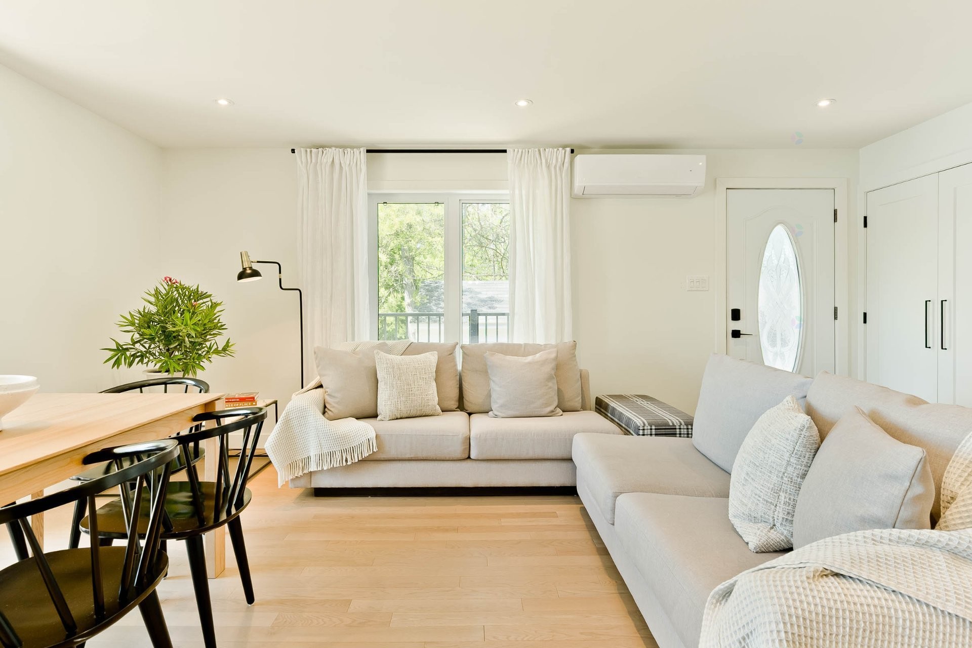 









375


Rue des Sapins

,
Sainte-Catherine-de-Hatley,




QC
J0B1W0

