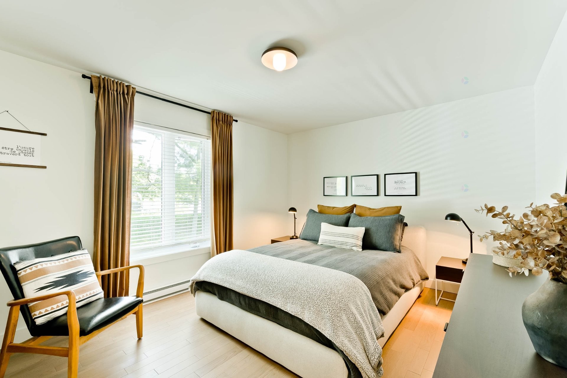 









375


Rue des Sapins

,
Sainte-Catherine-de-Hatley,




QC
J0B1W0

