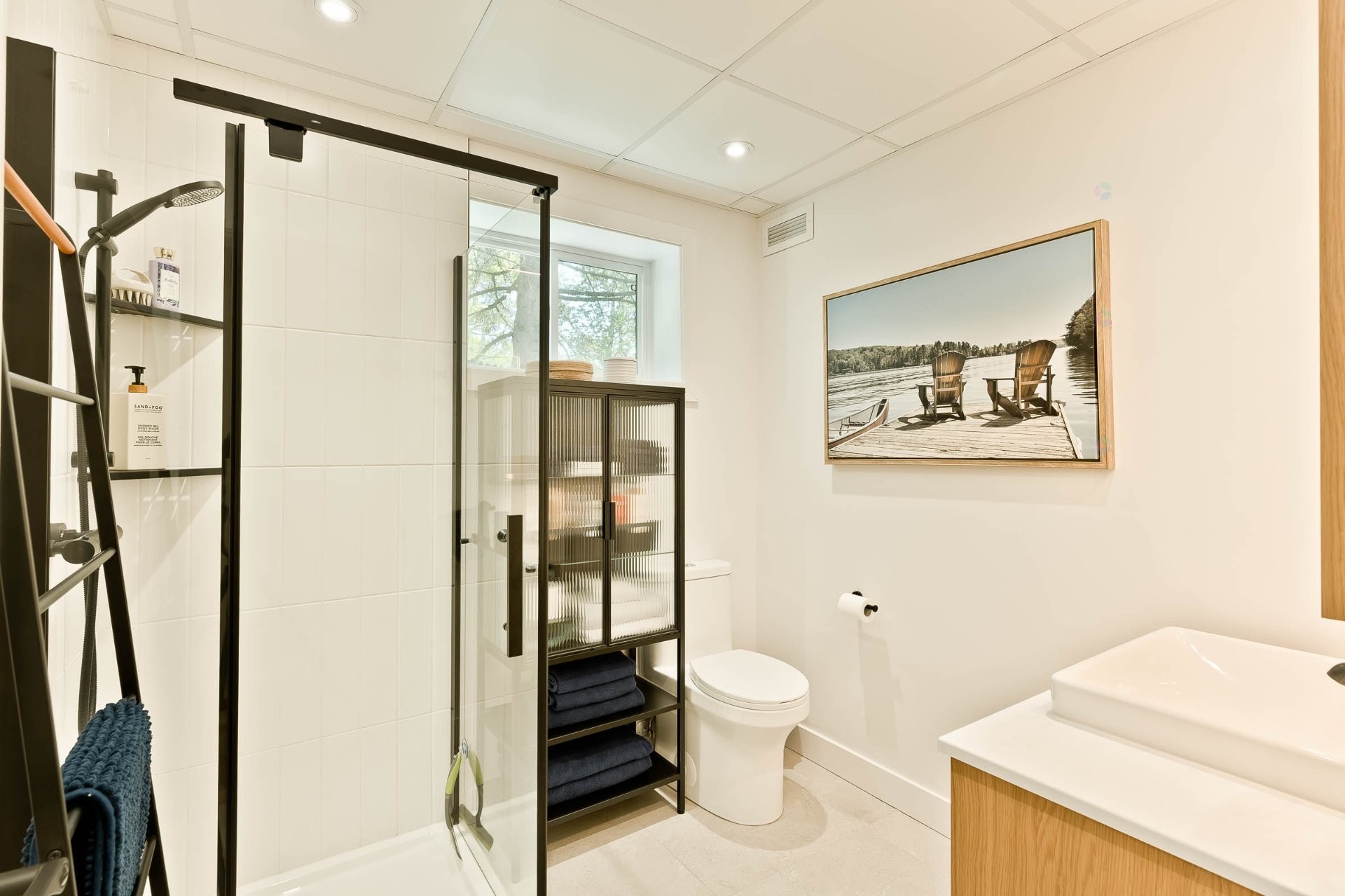 









375


Rue des Sapins

,
Sainte-Catherine-de-Hatley,




QC
J0B1W0

