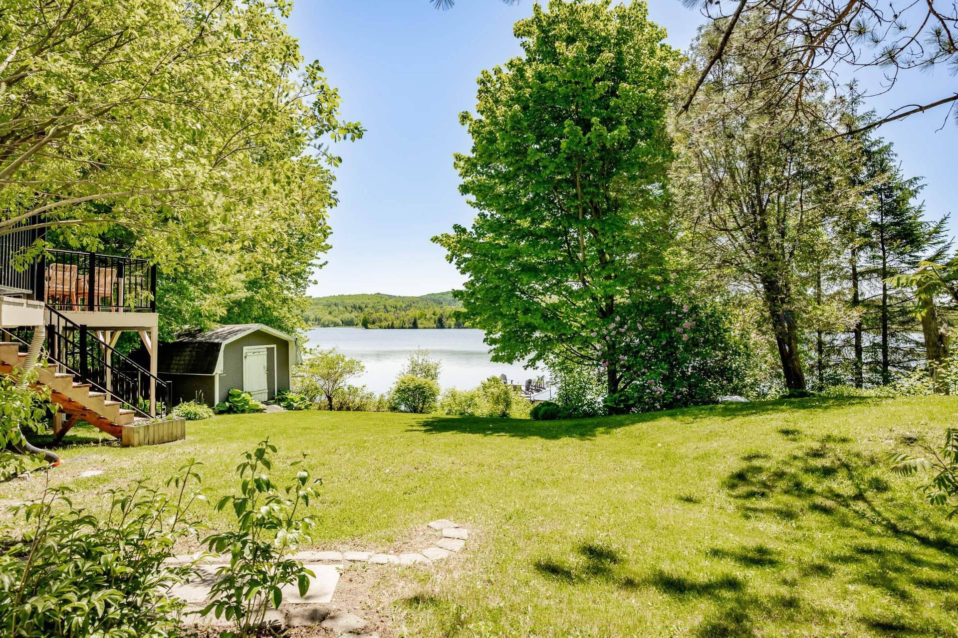 









375


Rue des Sapins

,
Sainte-Catherine-de-Hatley,




QC
J0B1W0

