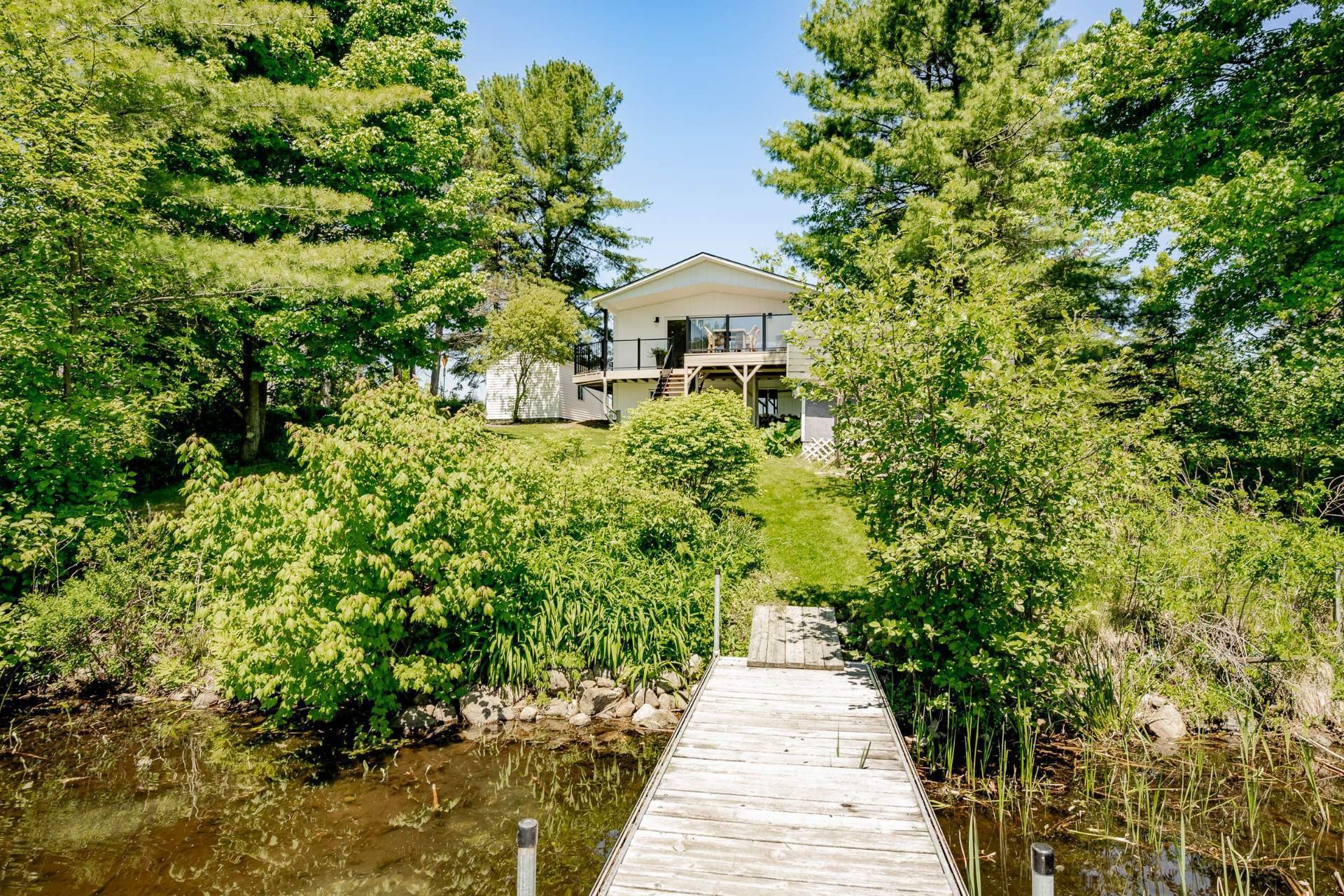 









375


Rue des Sapins

,
Sainte-Catherine-de-Hatley,




QC
J0B1W0

