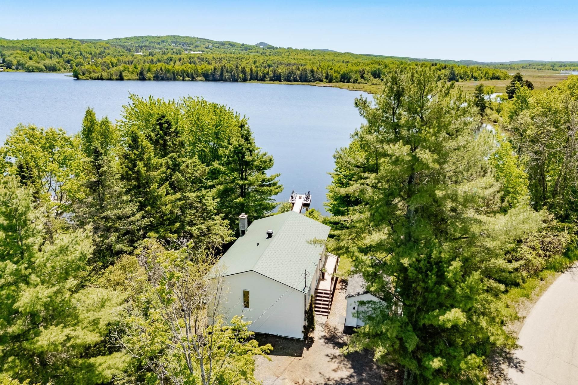 









375


Rue des Sapins

,
Sainte-Catherine-de-Hatley,




QC
J0B1W0

