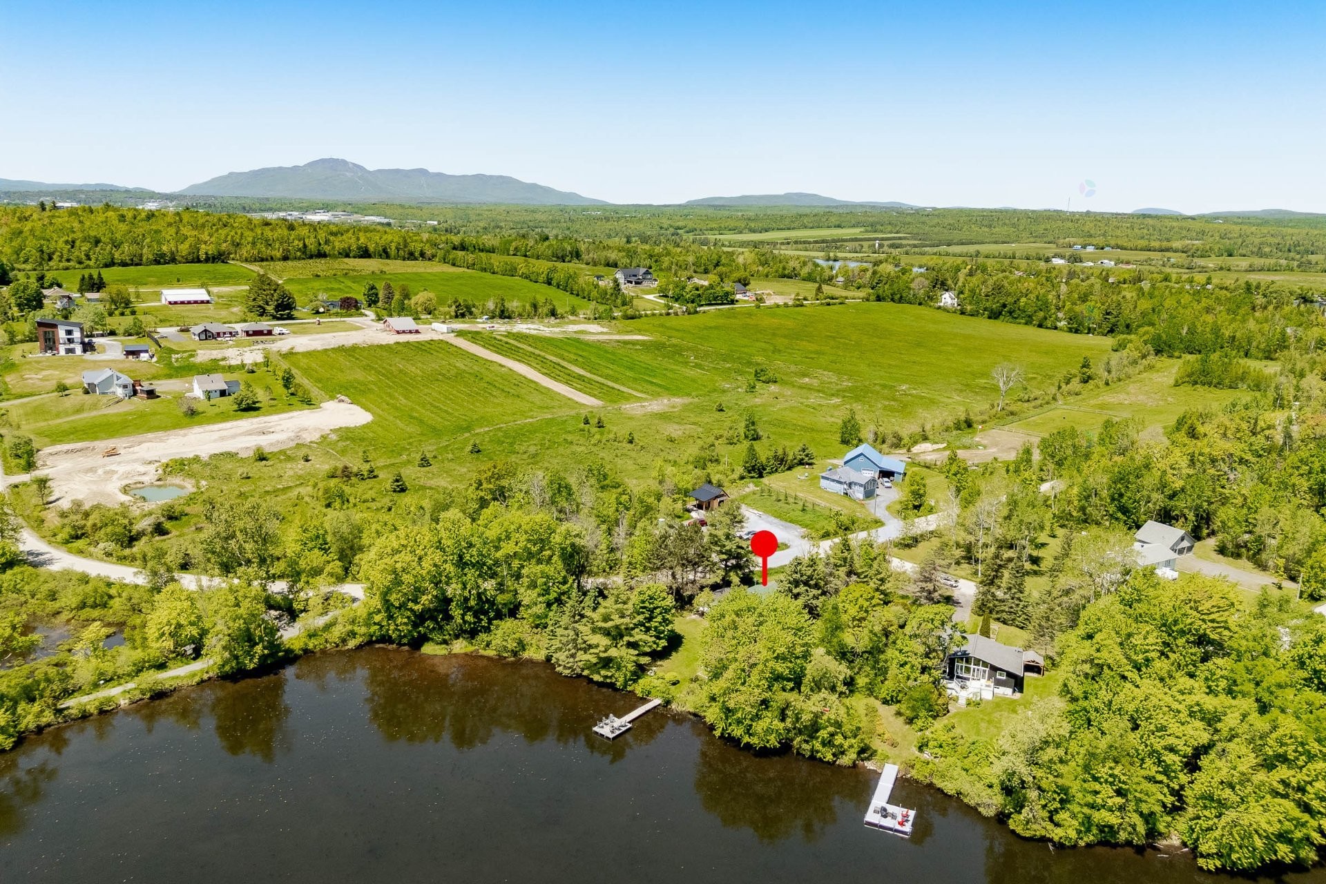 









375


Rue des Sapins

,
Sainte-Catherine-de-Hatley,




QC
J0B1W0

