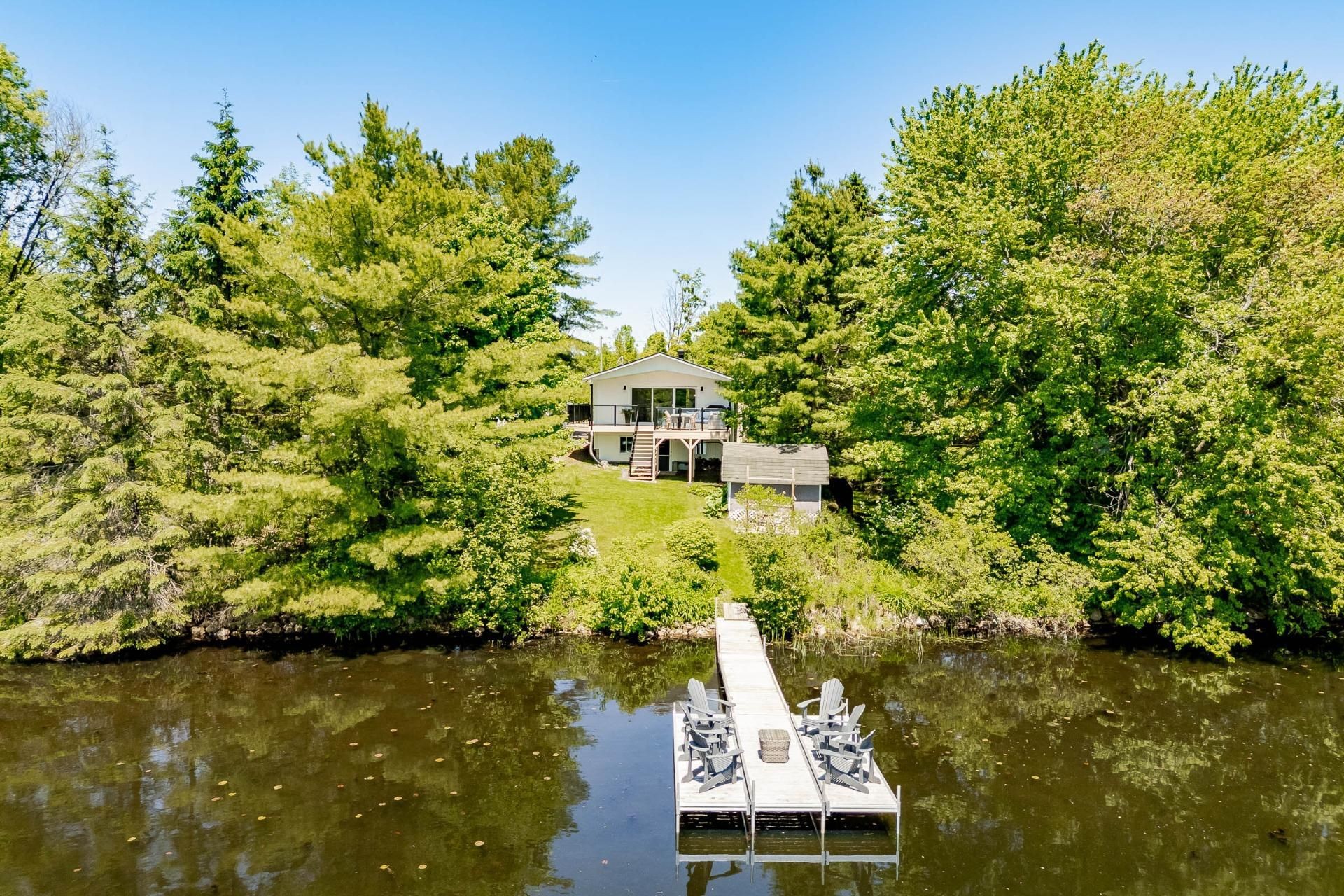 









375


Rue des Sapins

,
Sainte-Catherine-de-Hatley,




QC
J0B1W0

