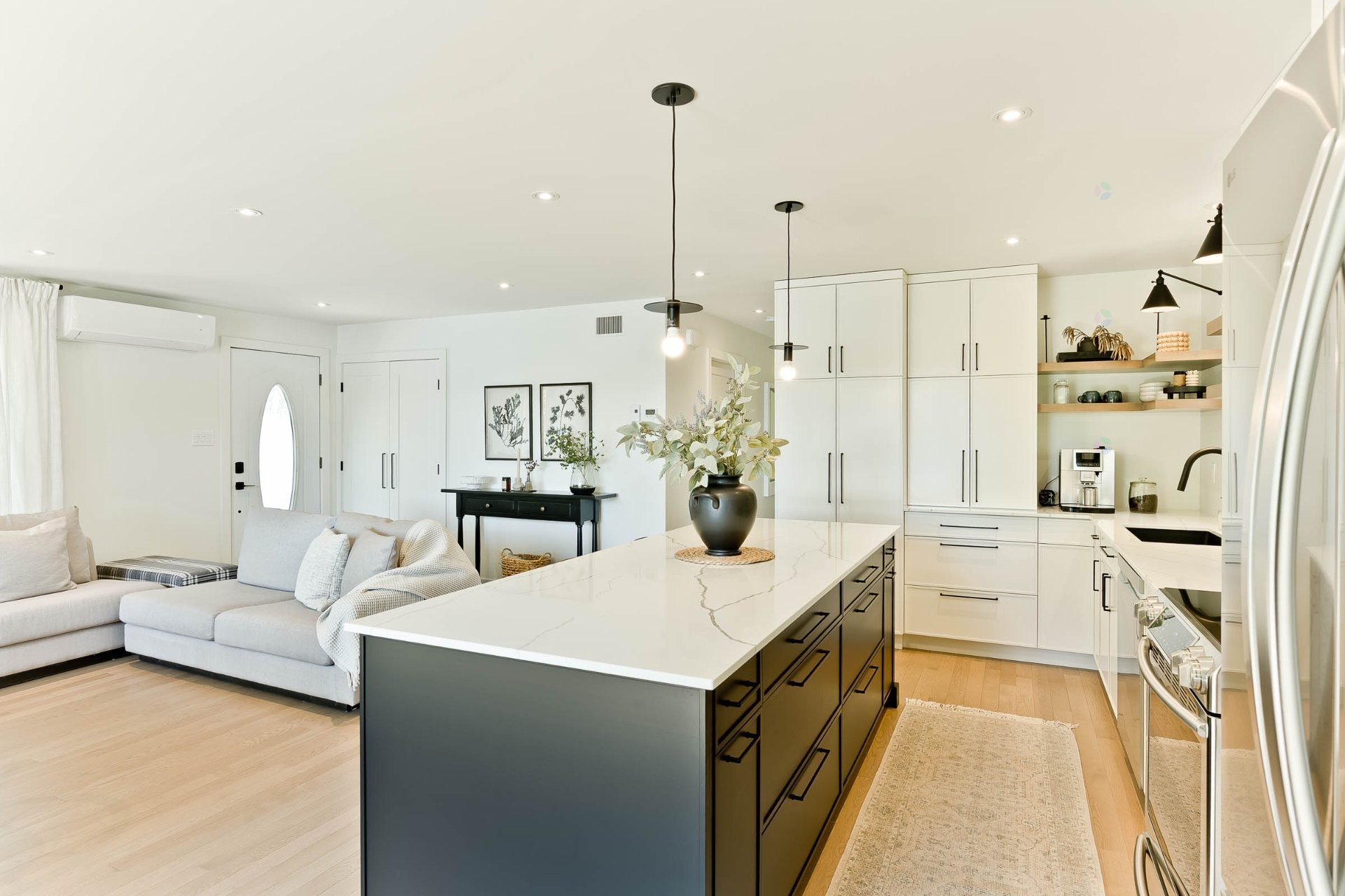 









375


Rue des Sapins

,
Sainte-Catherine-de-Hatley,




QC
J0B1W0

