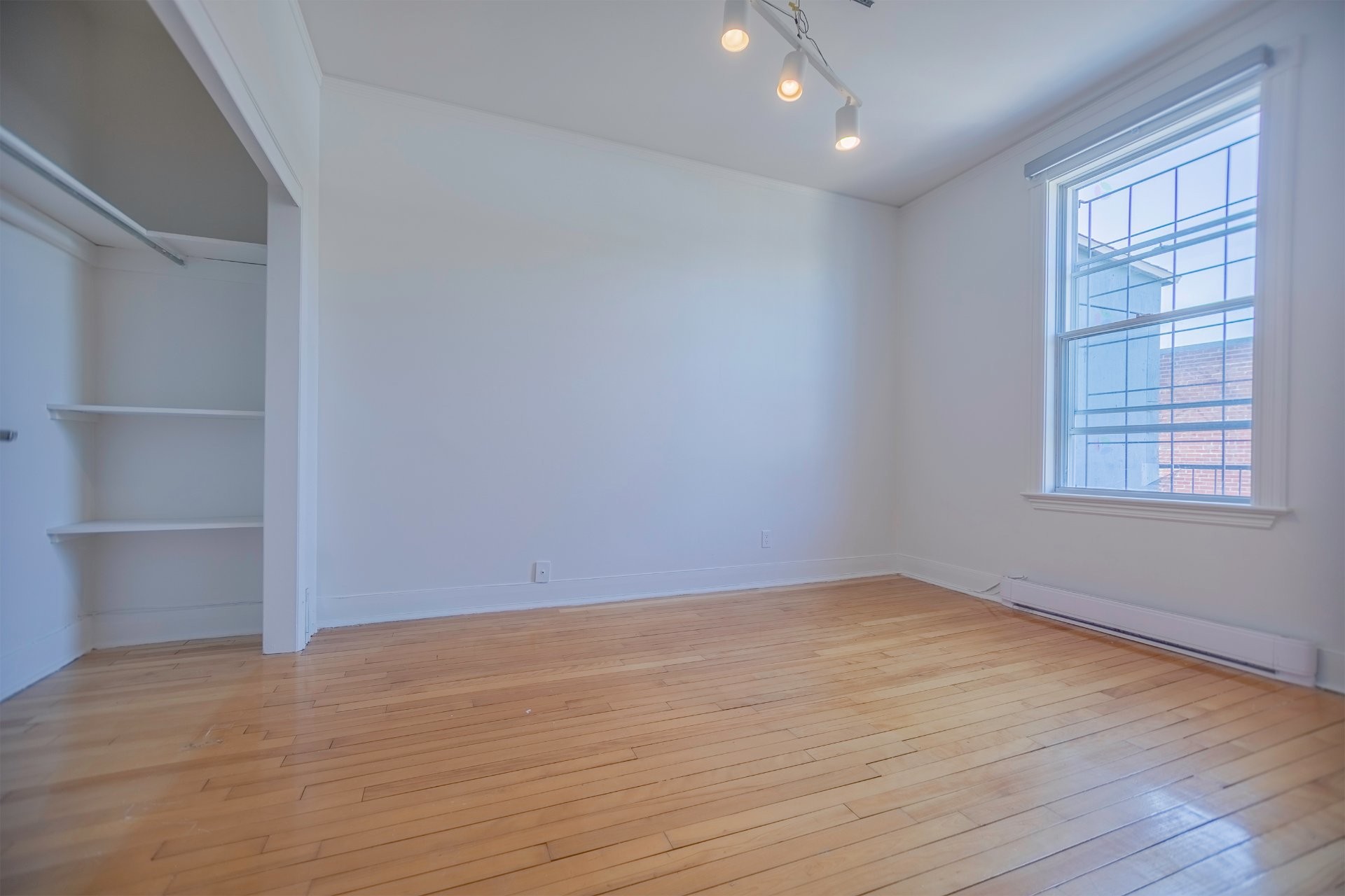 









5266


Rue Fabre

,
Montréal (Le Plateau-Mont-Royal),




QC
H2J3W5

