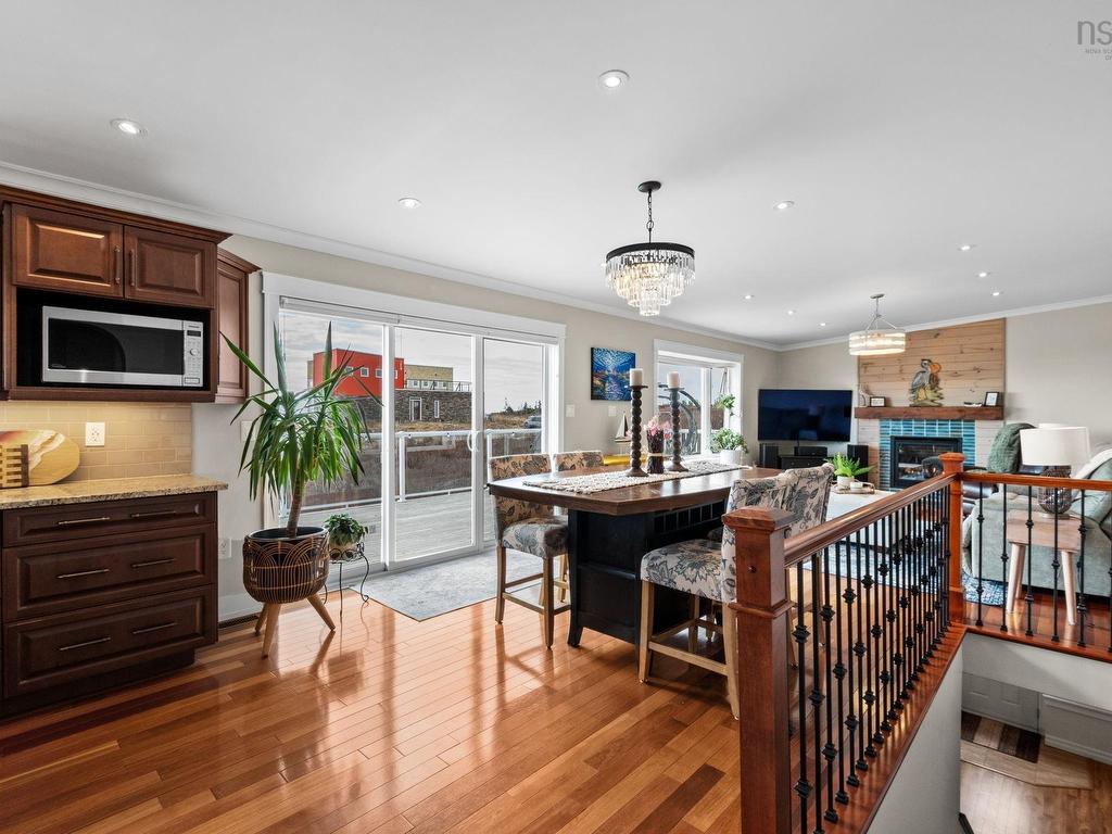 












21 Leo Lane

,
Terence Bay,




NS
B3T 0B7

