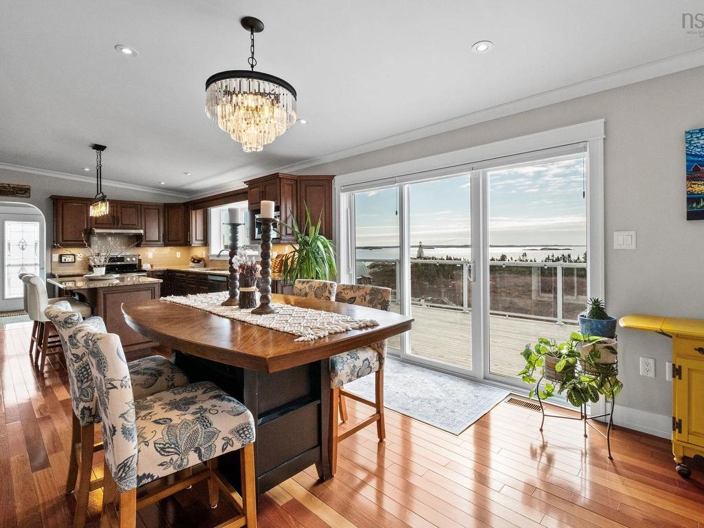 












21 Leo Lane

,
Terence Bay,




NS
B3T 0B7

