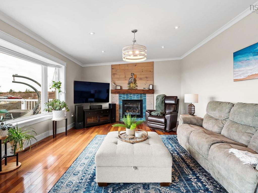 












21 Leo Lane

,
Terence Bay,




NS
B3T 0B7

