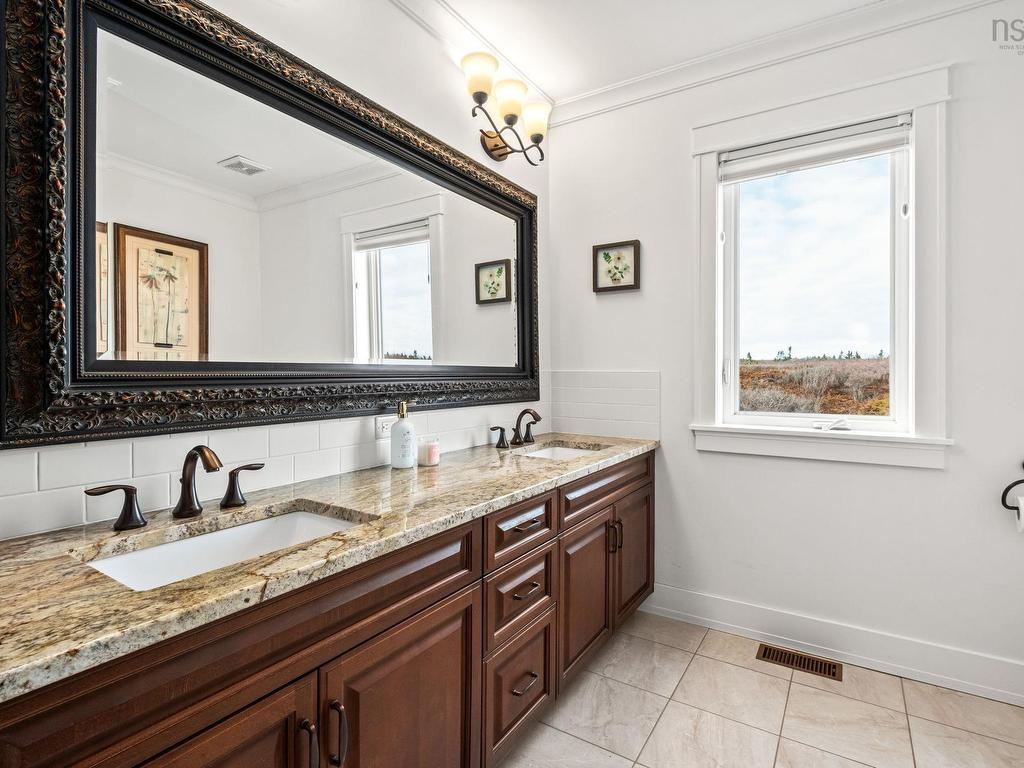 












21 Leo Lane

,
Terence Bay,




NS
B3T 0B7

