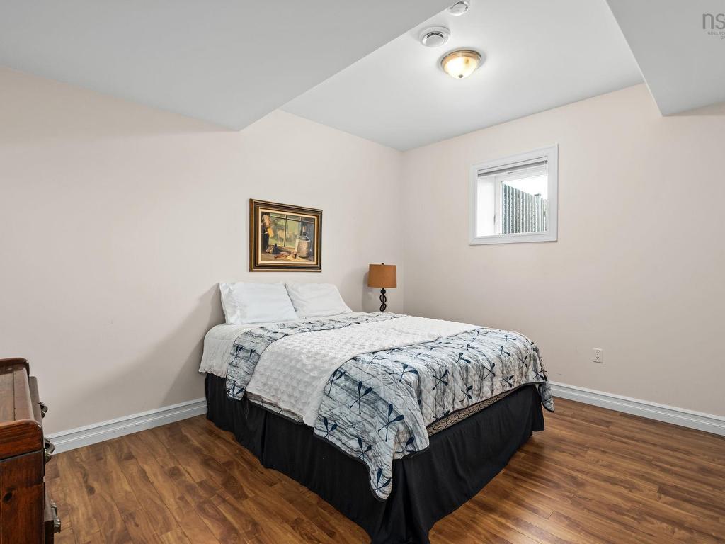 












21 Leo Lane

,
Terence Bay,




NS
B3T 0B7

