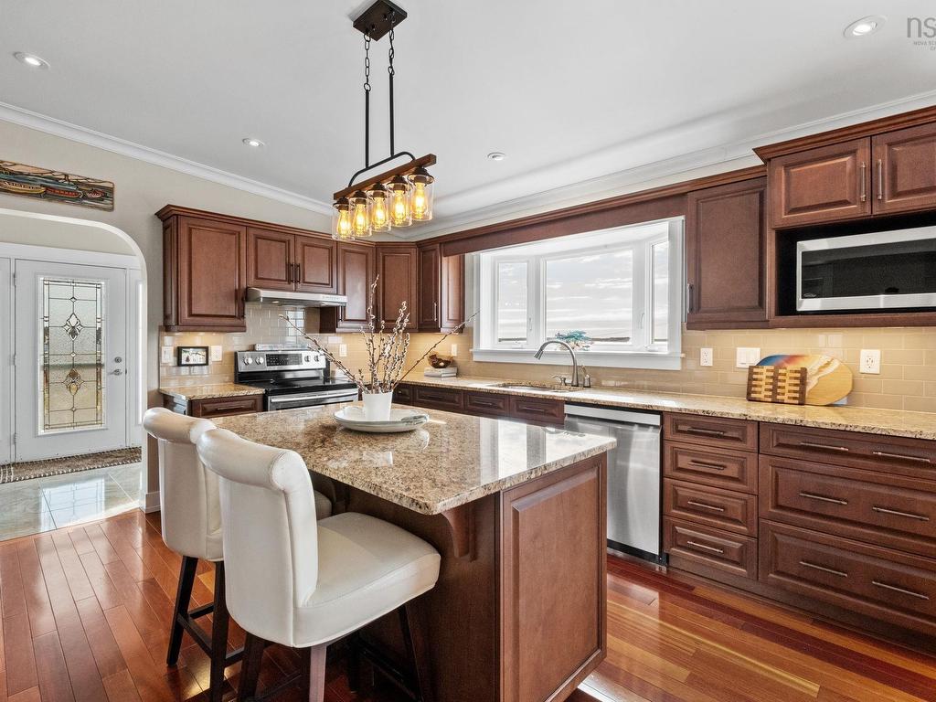 












21 Leo Lane

,
Terence Bay,




NS
B3T 0B7

