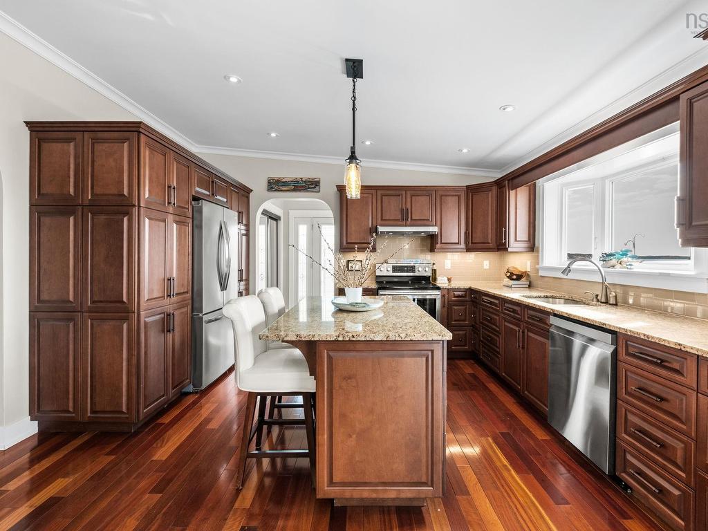 












21 Leo Lane

,
Terence Bay,




NS
B3T 0B7

