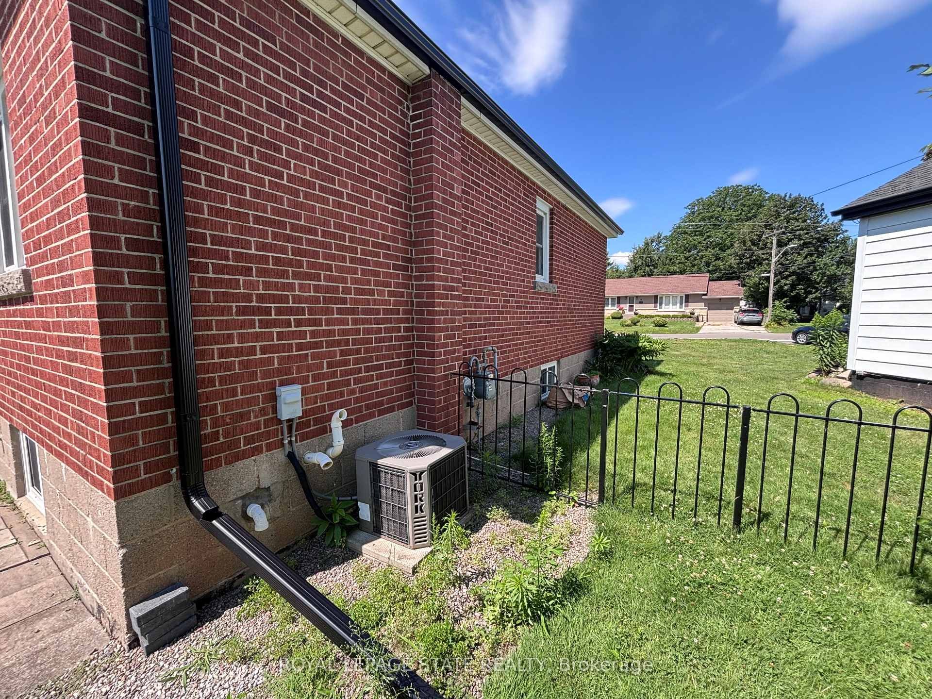 









48


Mountain

Avenue North,
Hamilton,




ON
L8G 3N9

