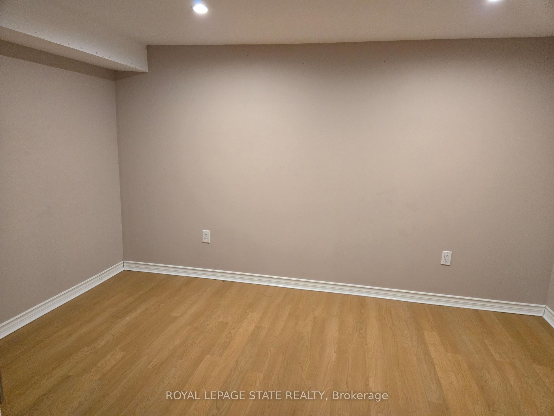 









48


Mountain

Avenue North,
Hamilton,




ON
L8G 3N9

