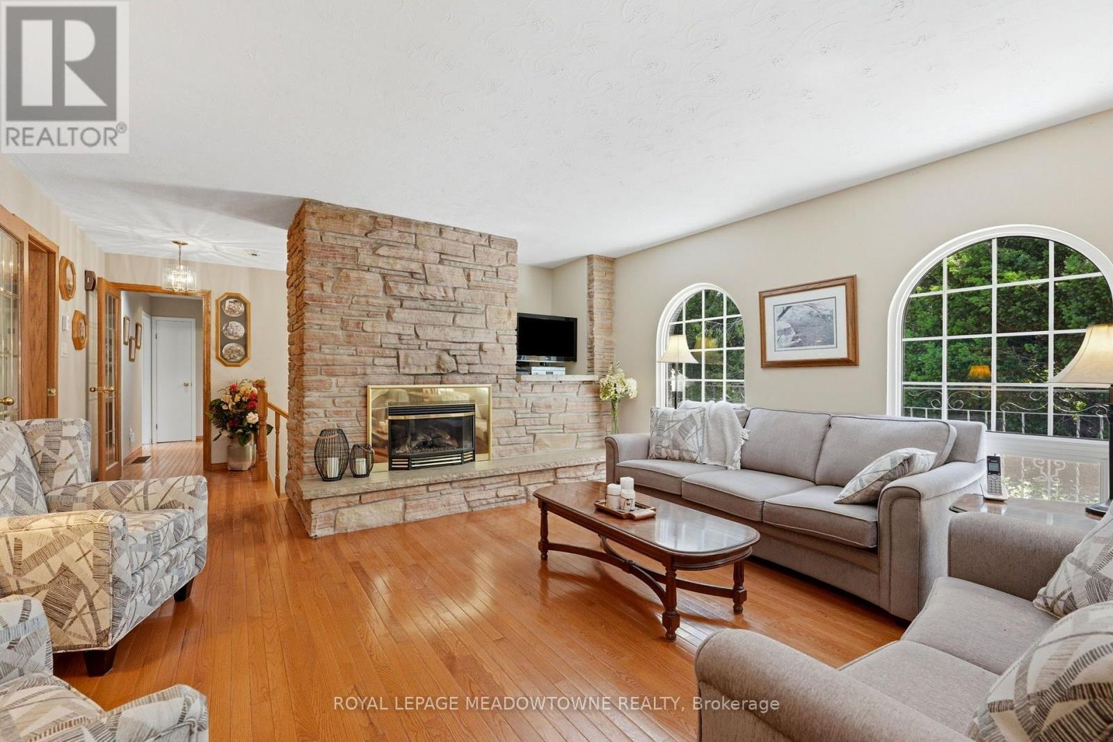 












6733 25 SIDE ROAD

,
Halton Hills,




Ontario
L7J2L7

