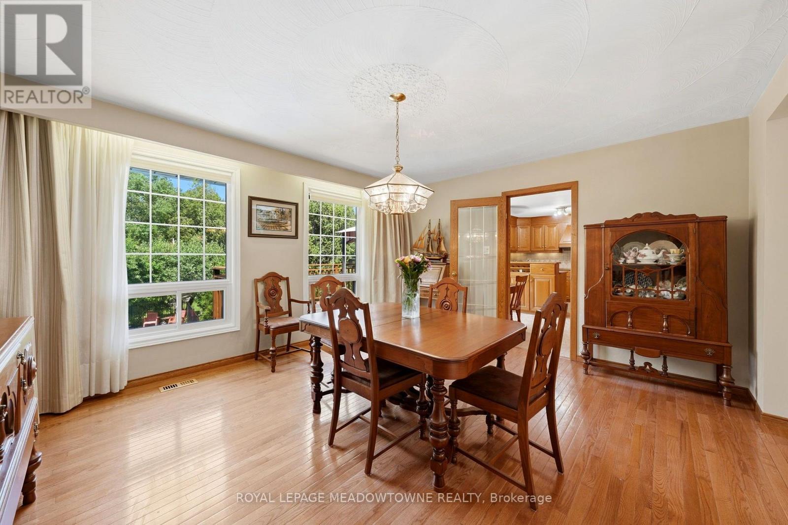 












6733 25 SIDE ROAD

,
Halton Hills,




Ontario
L7J2L7

