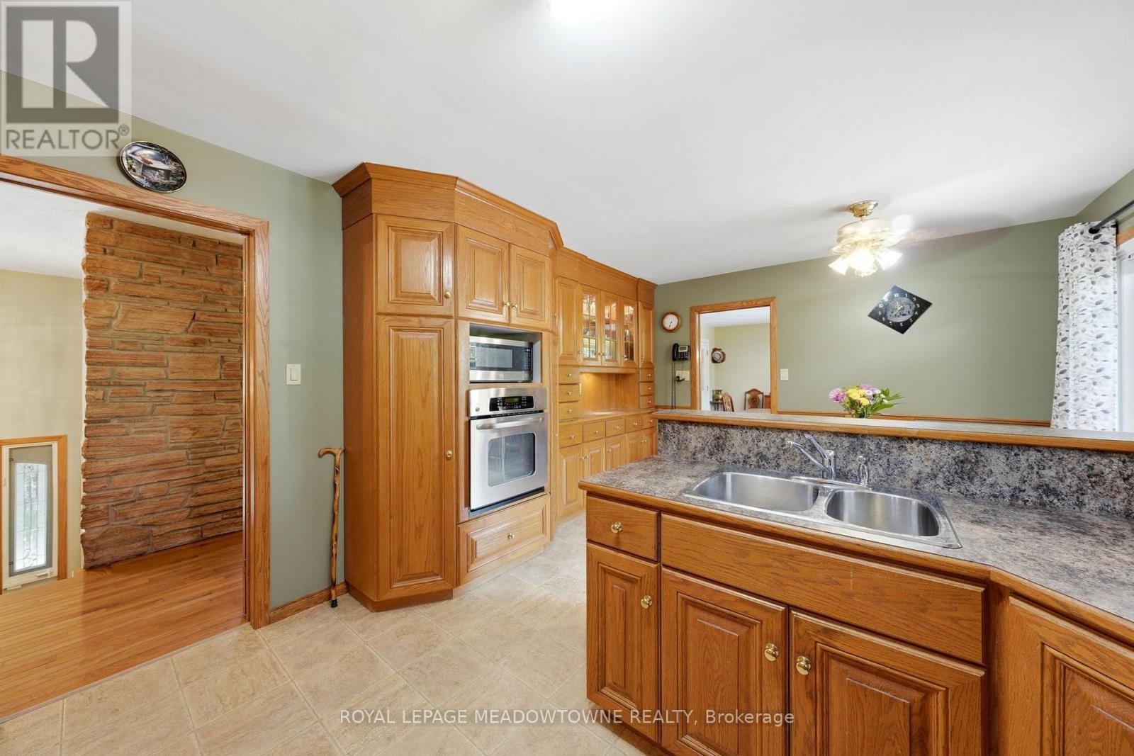 












6733 25 SIDE ROAD

,
Halton Hills,




Ontario
L7J2L7

