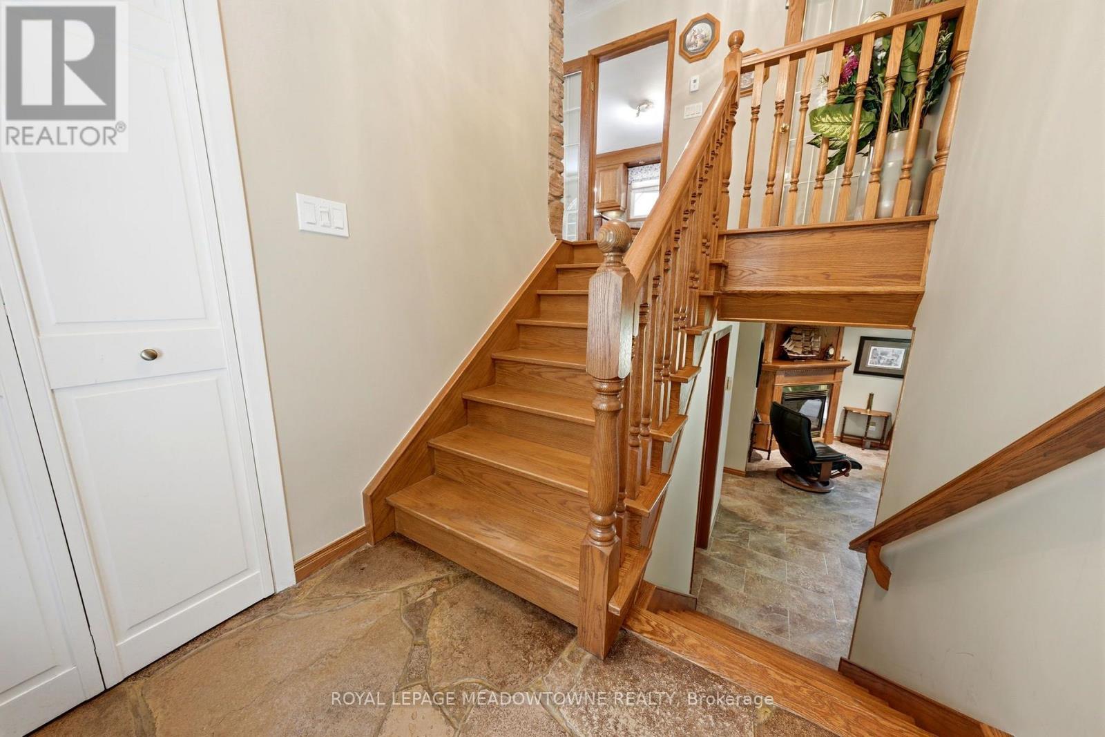 












6733 25 SIDE ROAD

,
Halton Hills,




Ontario
L7J2L7


