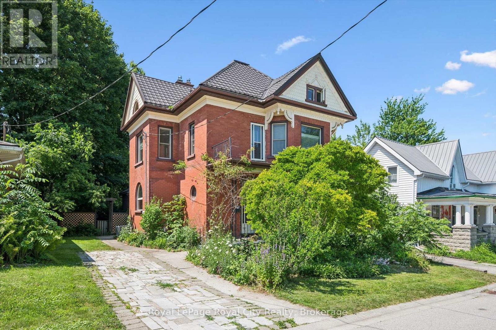 












5 WEST STREET

,
Perth East (Milverton),




Ontario
N0K1M0

