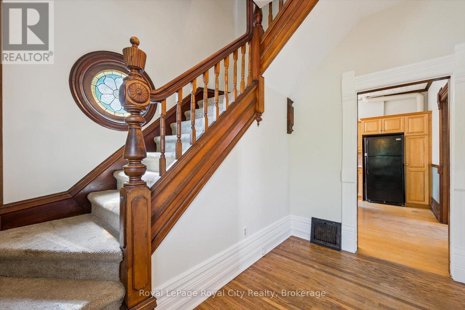 












5 WEST STREET

,
Perth East (Milverton),




Ontario
N0K1M0

