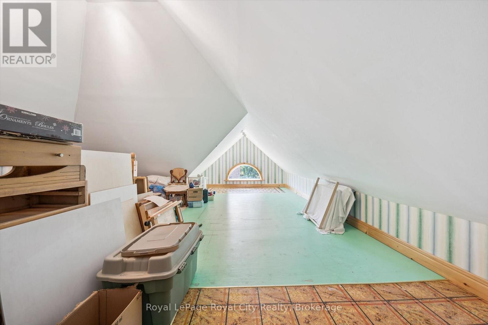 












5 WEST STREET

,
Perth East (Milverton),




Ontario
N0K1M0

