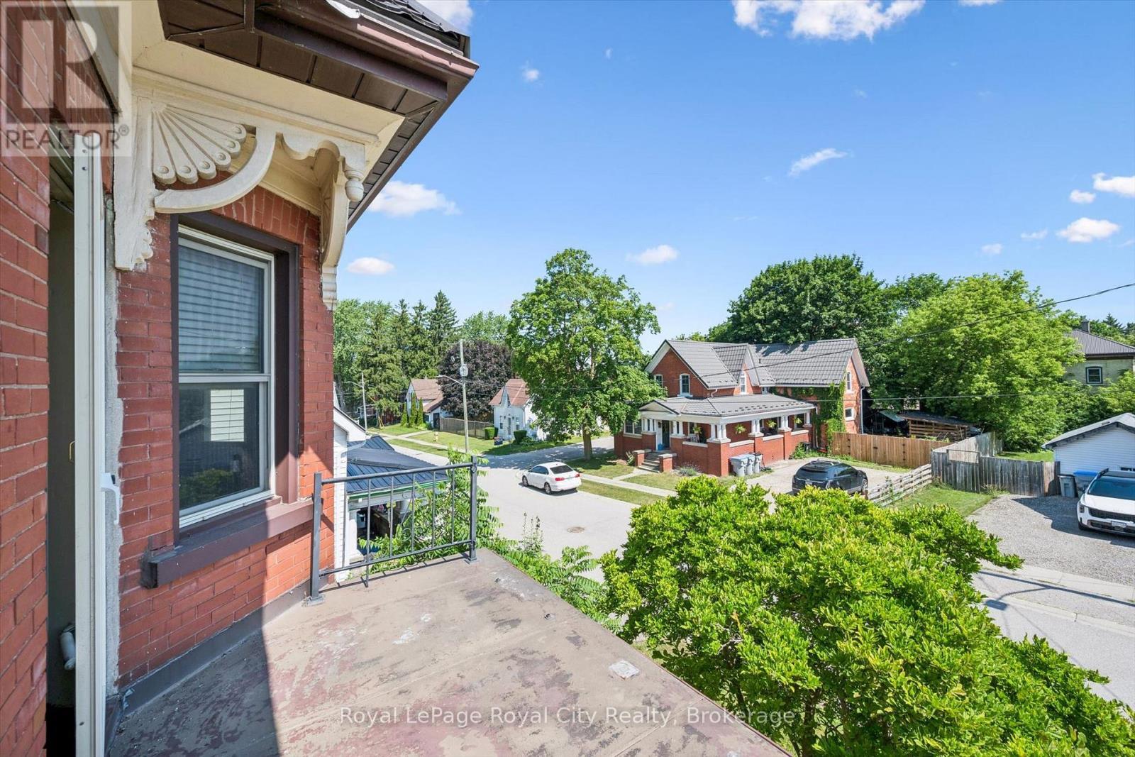 












5 WEST STREET

,
Perth East (Milverton),




Ontario
N0K1M0

