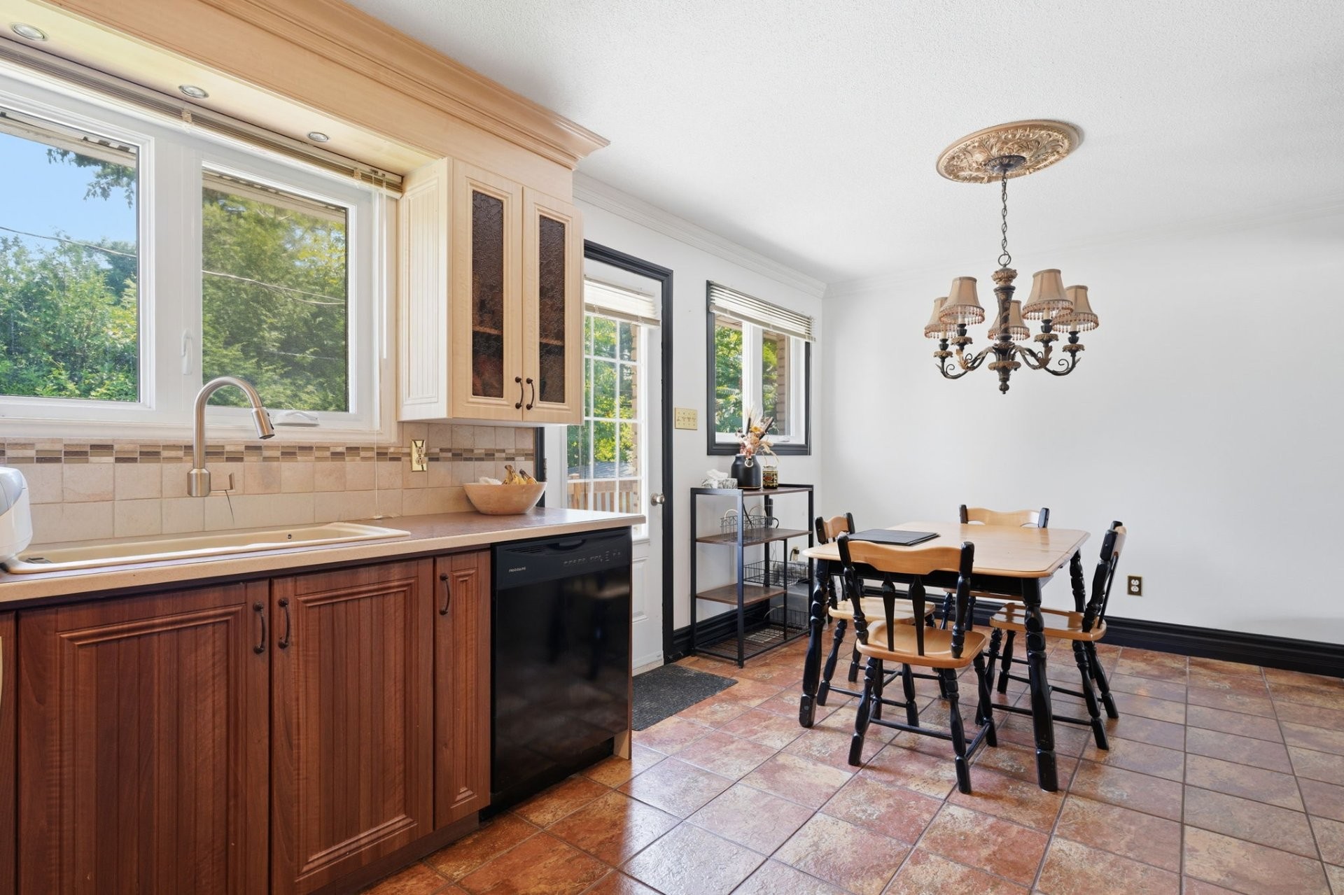 









6


Rue Paquin

,
Gatineau (Gatineau),




QC
J8V1E1

