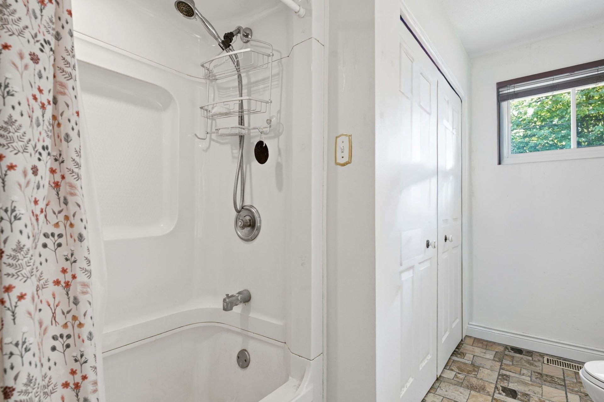 









6


Rue Paquin

,
Gatineau (Gatineau),




QC
J8V1E1


