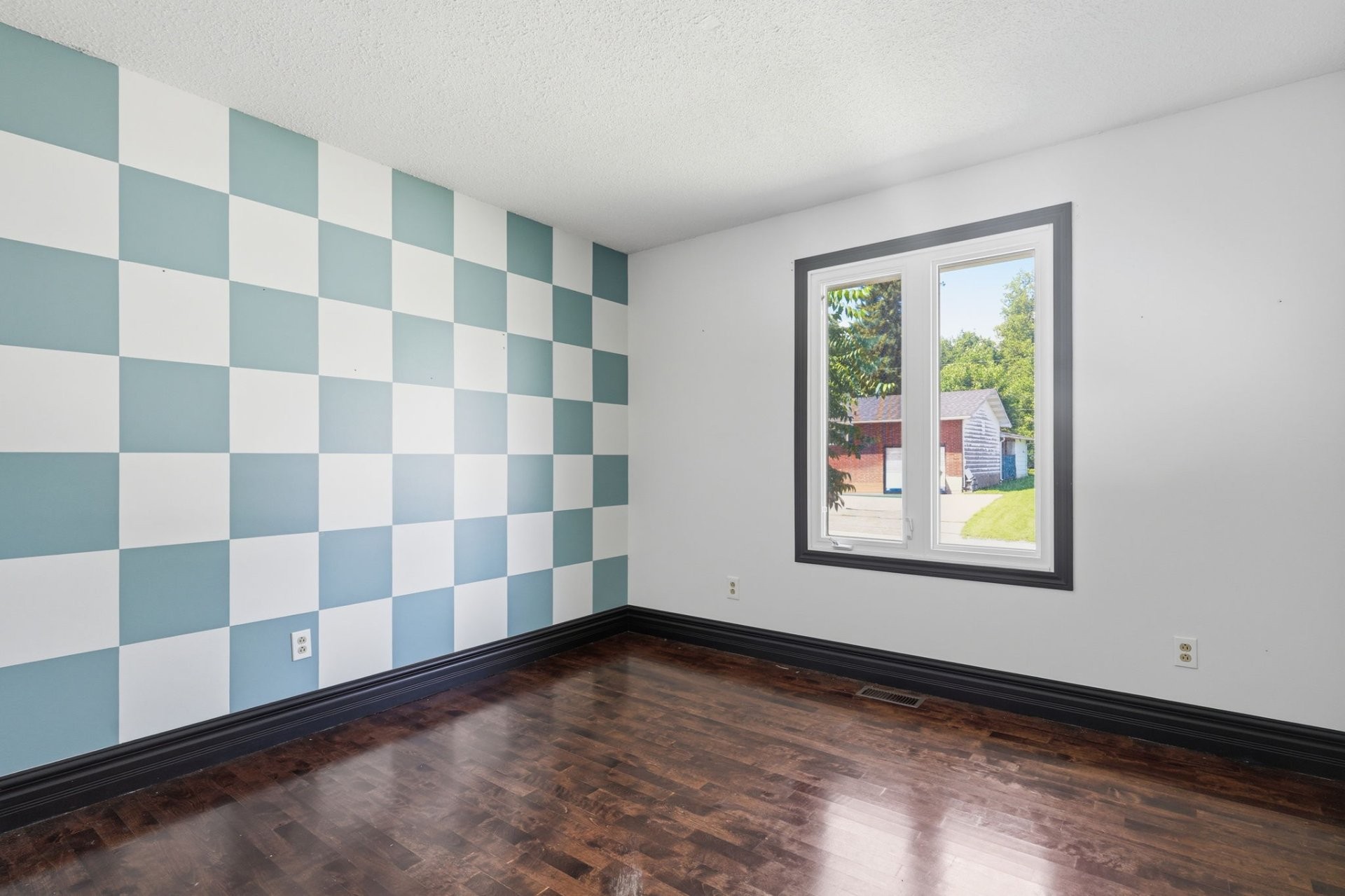 









6


Rue Paquin

,
Gatineau (Gatineau),




QC
J8V1E1

