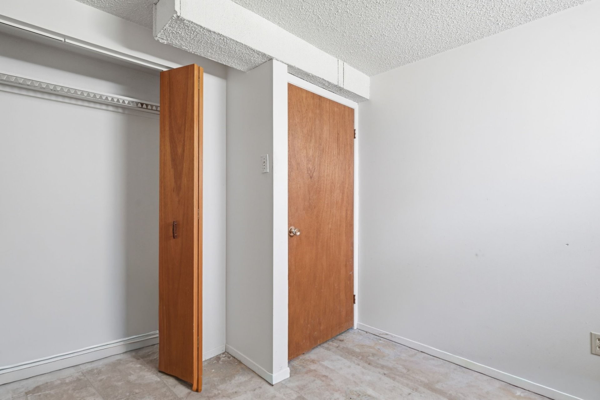 









6


Rue Paquin

,
Gatineau (Gatineau),




QC
J8V1E1

