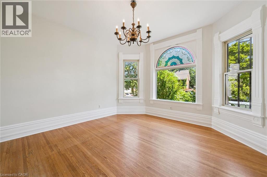 












5 WEST Street

,
Milverton,




Ontario
N0K1M0

