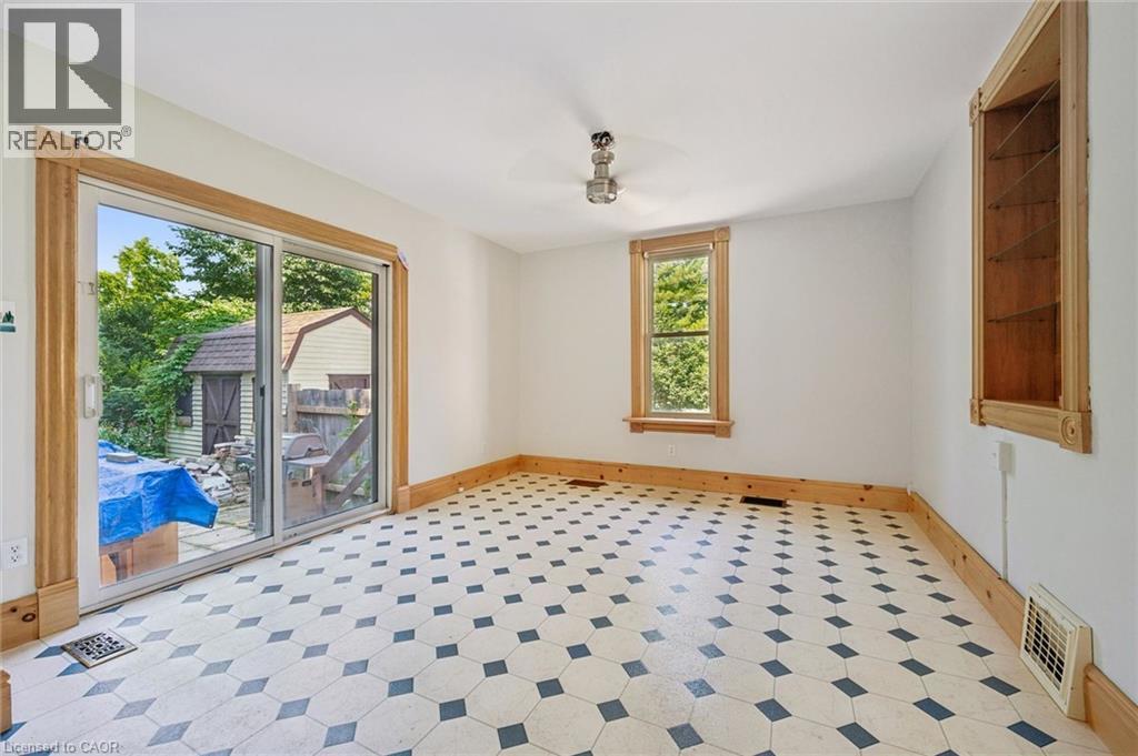












5 WEST Street

,
Milverton,




Ontario
N0K1M0

