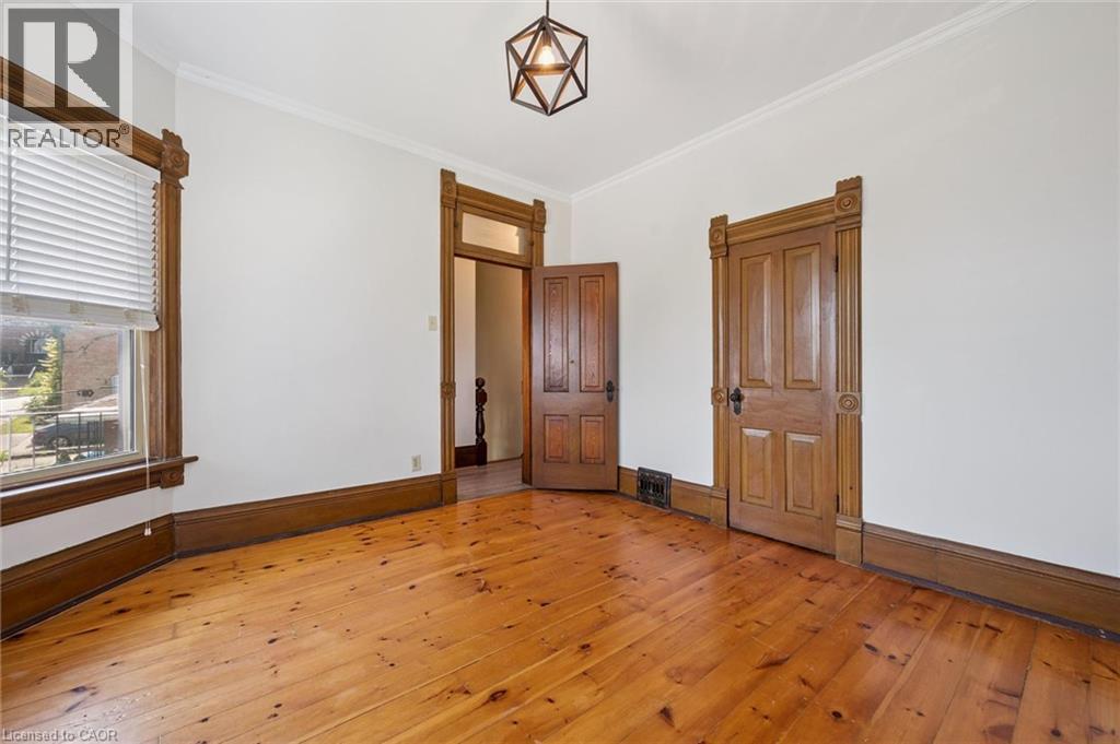 












5 WEST Street

,
Milverton,




Ontario
N0K1M0

