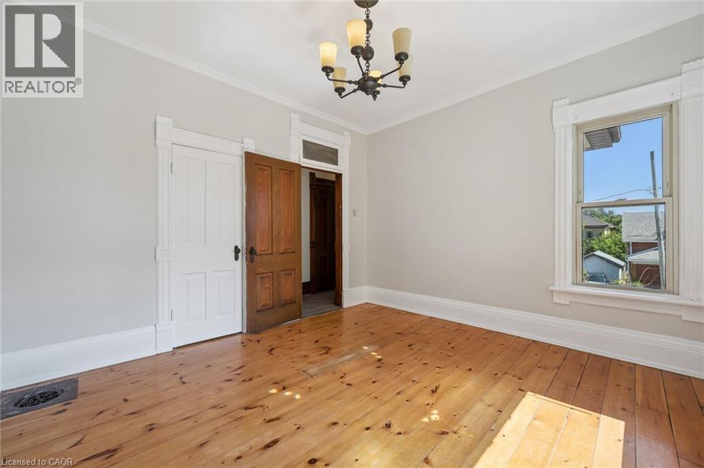 












5 WEST Street

,
Milverton,




Ontario
N0K1M0

