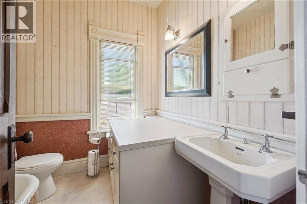 












5 WEST Street

,
Milverton,




Ontario
N0K1M0

