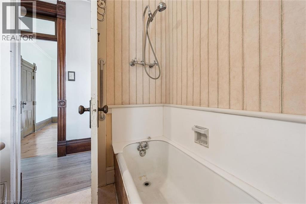 












5 WEST Street

,
Milverton,




Ontario
N0K1M0

