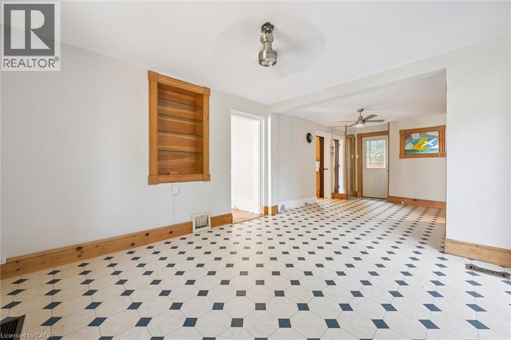 












5 WEST Street

,
Milverton,




Ontario
N0K1M0

