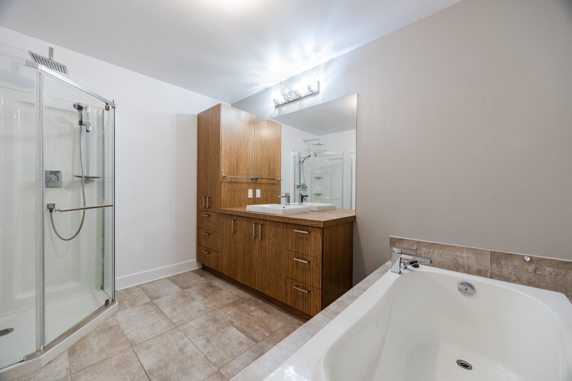 









18261


Rue de Chenonceau

,
Mirabel,




QC
J7J0S3

