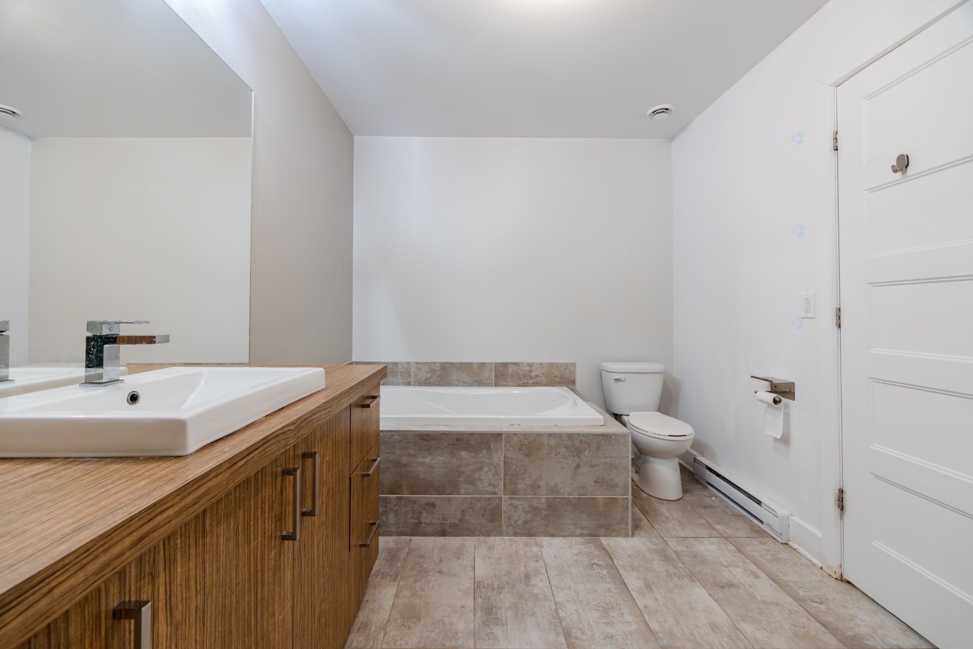 









18261


Rue de Chenonceau

,
Mirabel,




QC
J7J0S3


