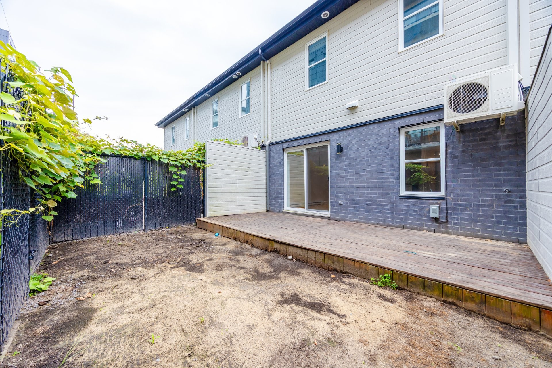 









18261


Rue de Chenonceau

,
Mirabel,




QC
J7J0S3

